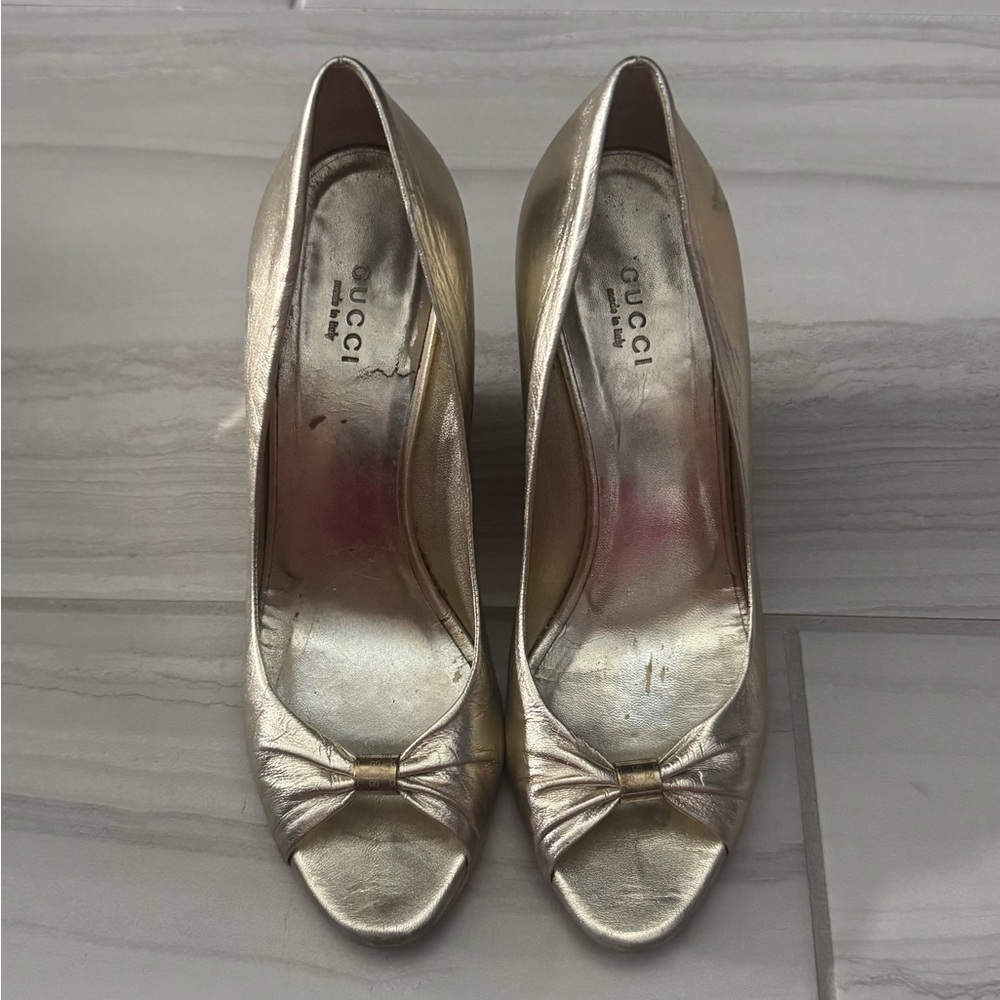 VINTAGE Gucci Gold Metallic Peep-Toe Wedge